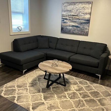 Fallsview Boutique 2Bd 1B Apartment Niagara Falls Exterior photo