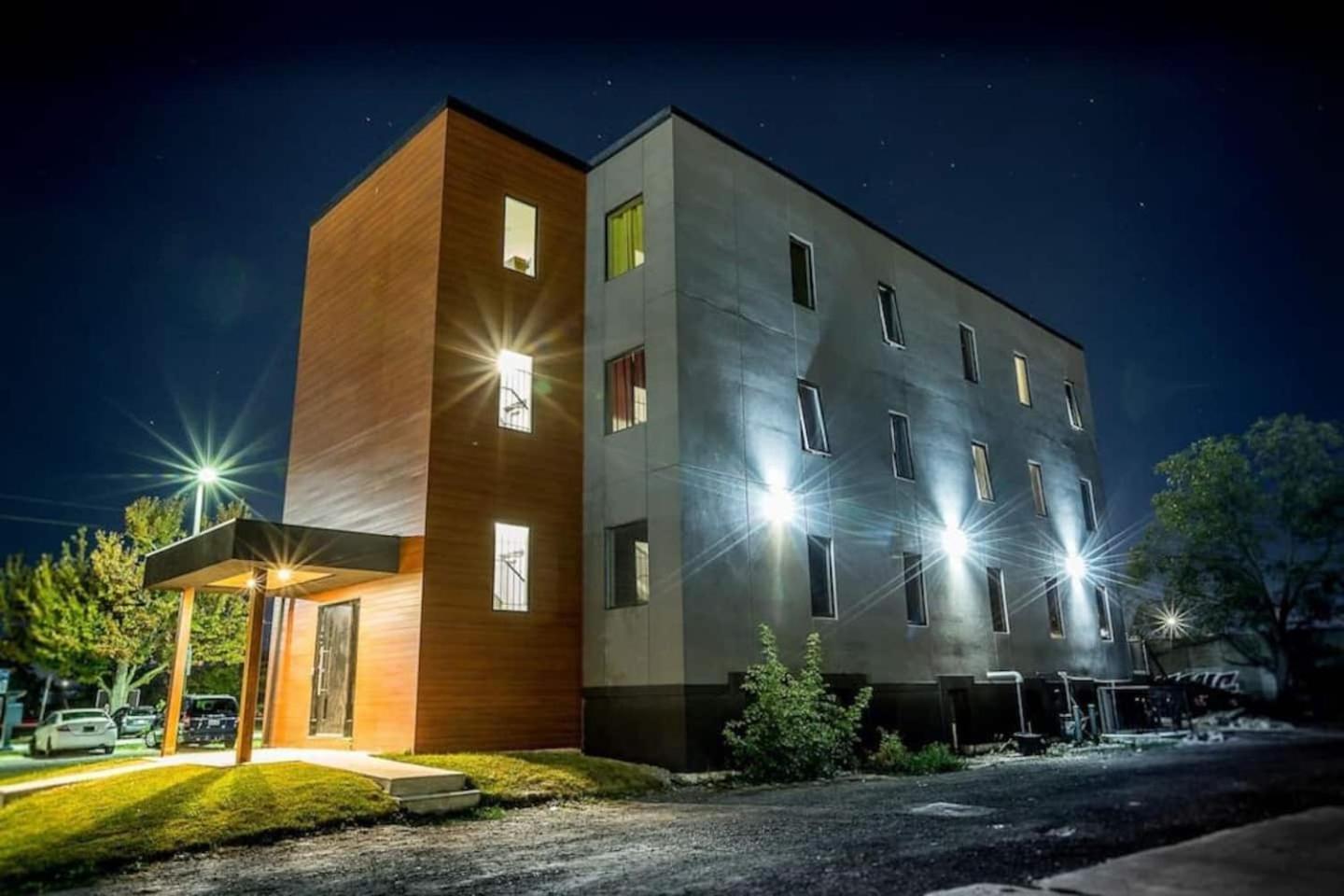 Fallsview Boutique 2Bd 1B Apartment Niagara Falls Exterior photo
